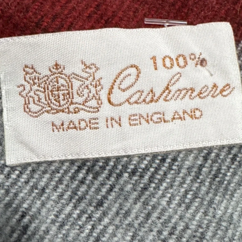 100% Cashmere‎ Plaid Scarf with Fringe Made in England Red Black White Gold